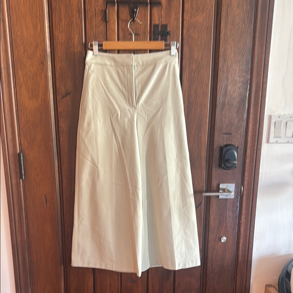 Theory NWT Cream Wide Crop Pant size 4